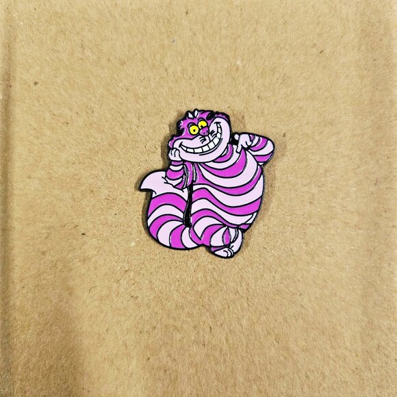 Cheshire Cat Enamel Pin, Disney, VNT Style, Alice in Wonderland, Collectable - Picture 1 of 3